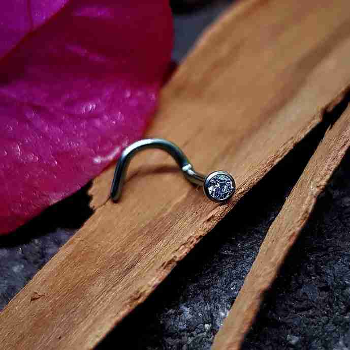 Screw-Nostril-with-White-CZ.jpg